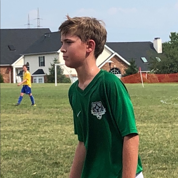 Meet your Posher, Lauren - Picture 5 of 7